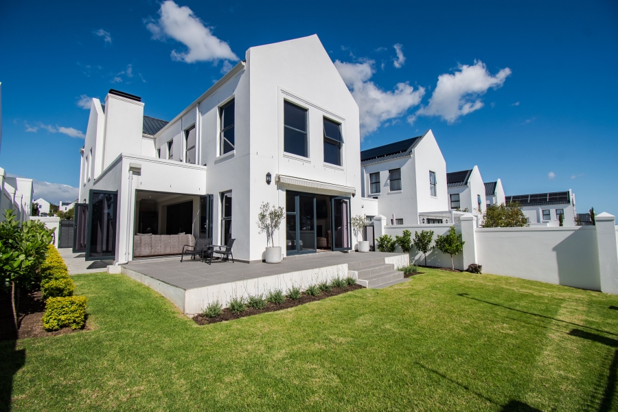 3 Bedroom Property for Sale in Helderberg Village Western Cape